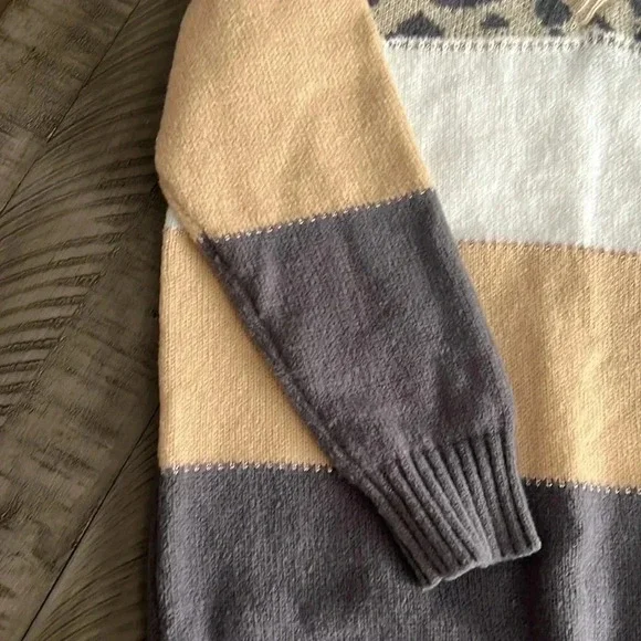 Chicme Women’s Crochet Patchwork V Neck Long Pullover Sweater - Size Small - Picture 6 of 10